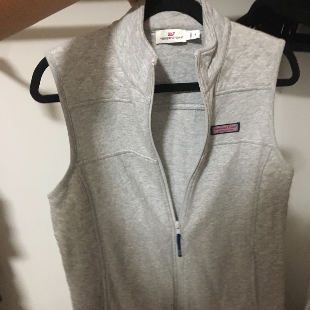 Vinard vines vest